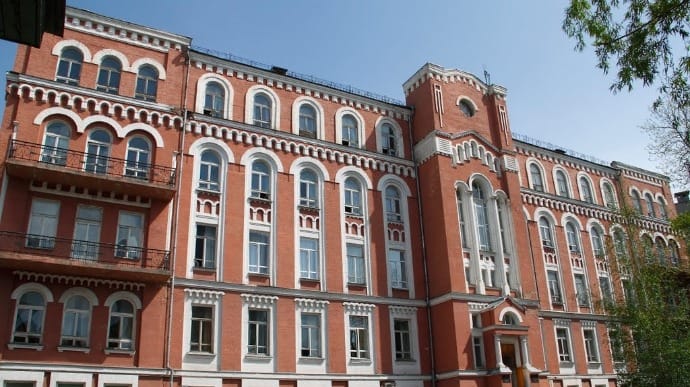 Олександрівська лікарня: як легендарна клініка врятувала мільйони киян